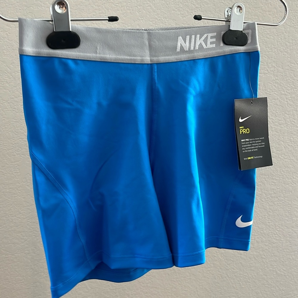 Girls XL Nike Pro shorts.